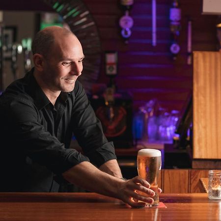 The Wander Inn Bar & Accommodation 켄마어 외부 사진