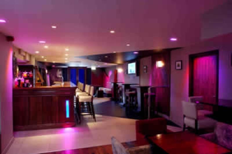 The Wander Inn Bar & Accommodation 켄마어 외부 사진