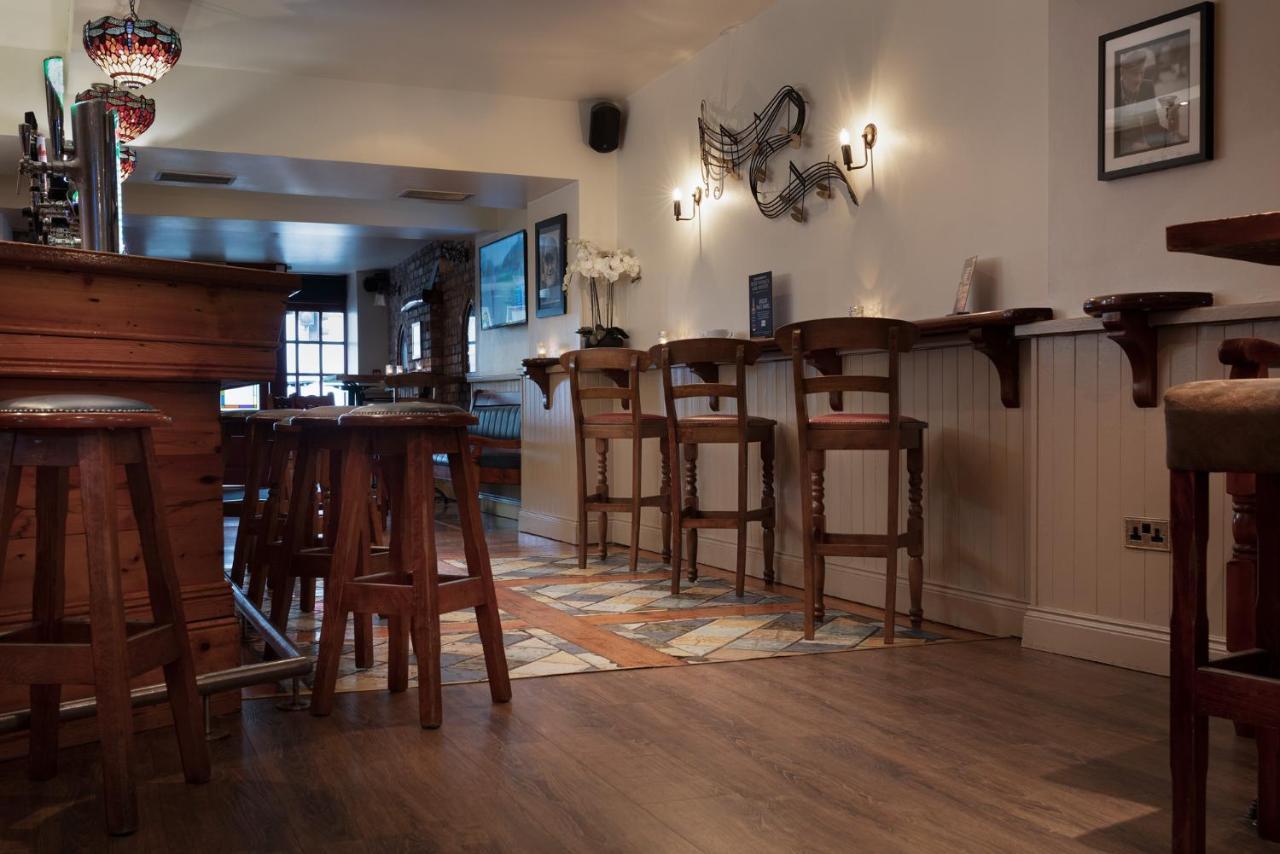 The Wander Inn Bar & Accommodation 켄마어 외부 사진