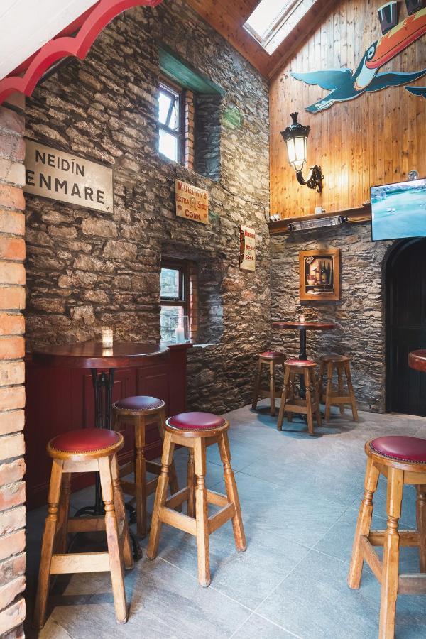 The Wander Inn Bar & Accommodation 켄마어 외부 사진