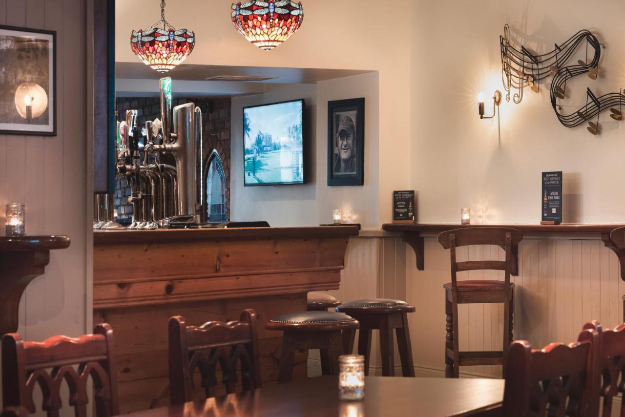 The Wander Inn Bar & Accommodation 켄마어 외부 사진