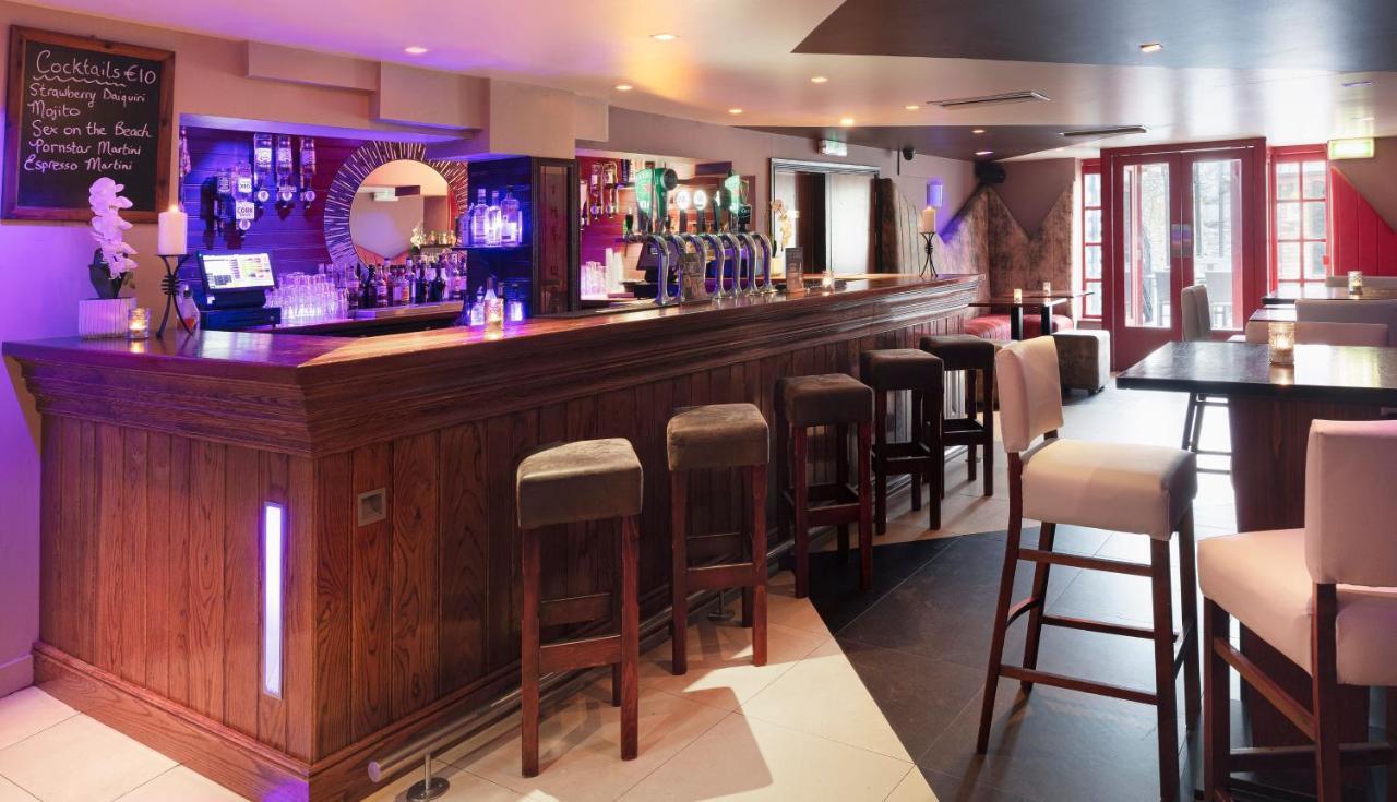 The Wander Inn Bar & Accommodation 켄마어 외부 사진